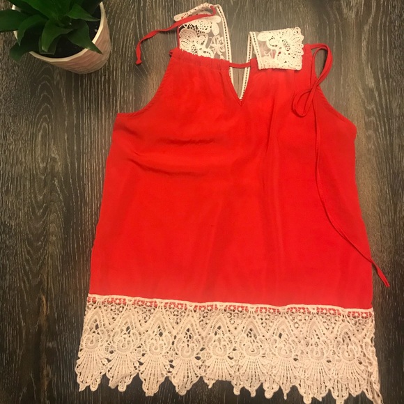 RED AND WHITE LACE TOP - Picture 2 of 2